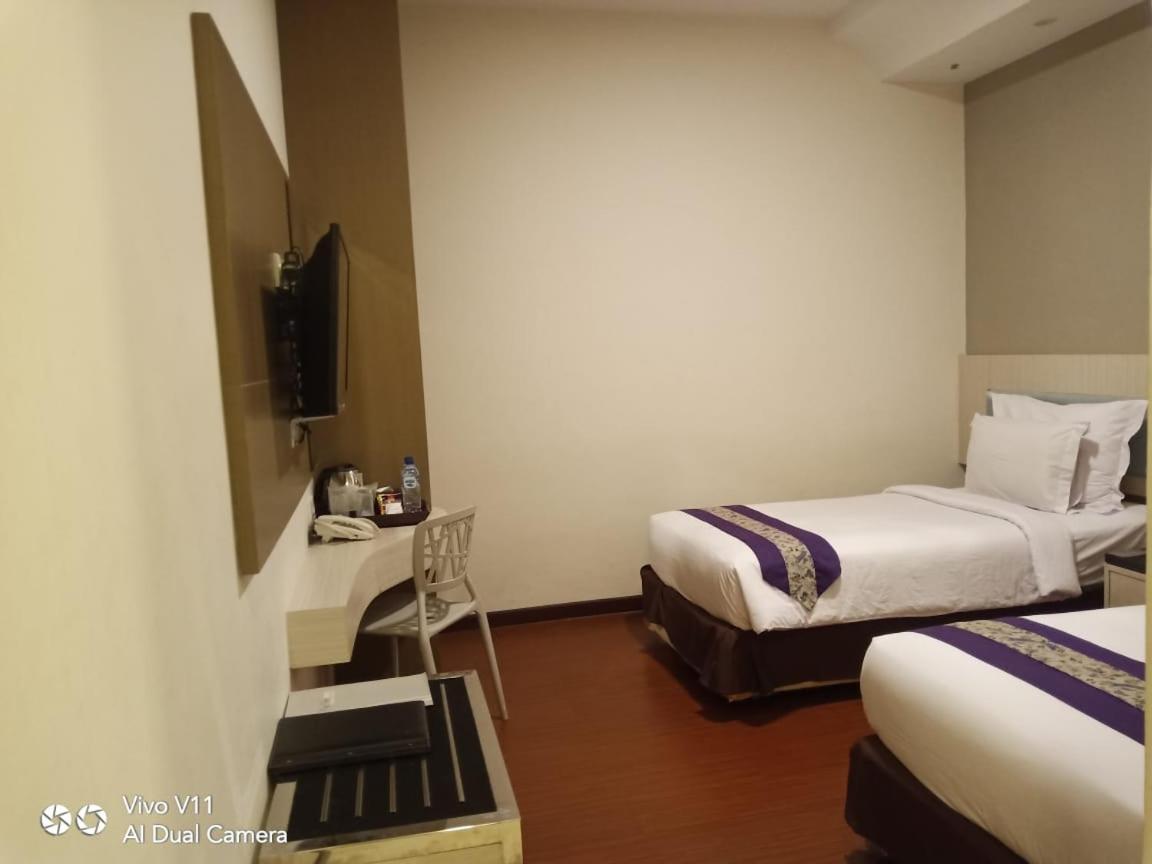 Ayla City Hotel Sorong Bagian luar foto