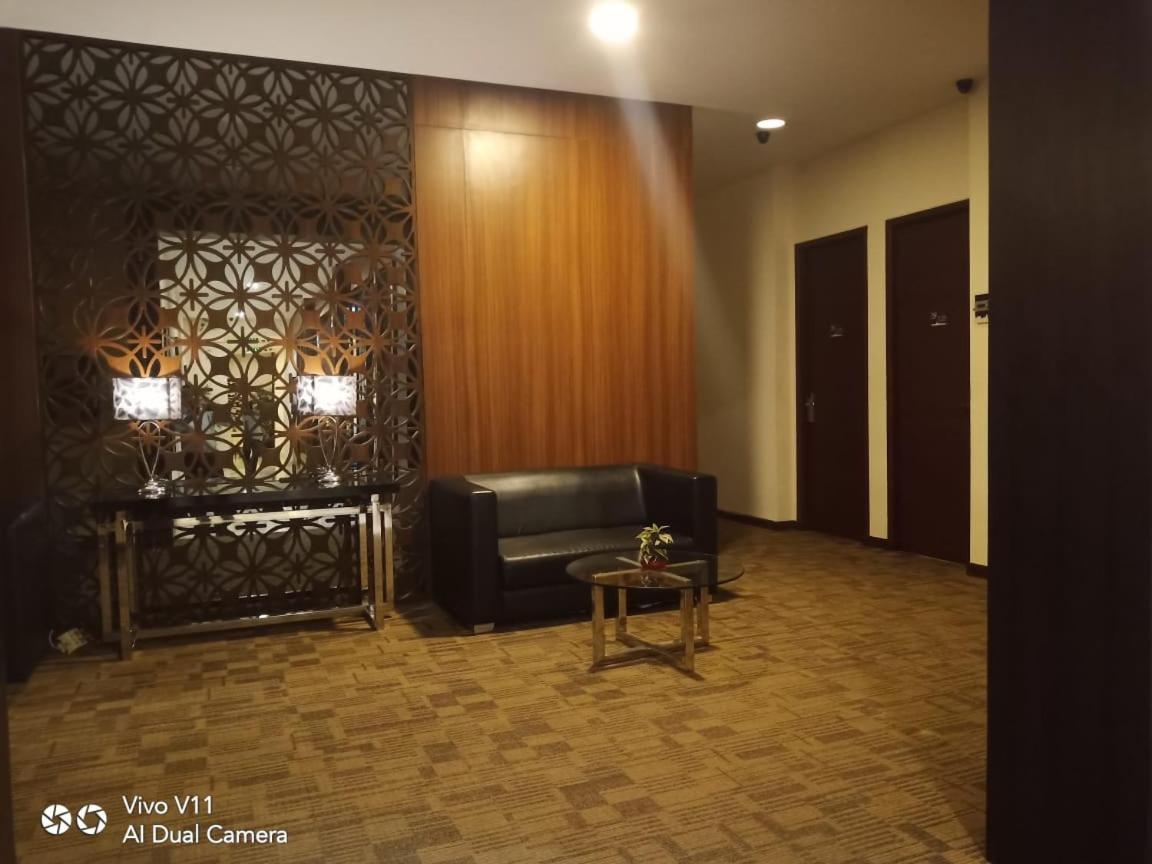 Ayla City Hotel Sorong Bagian luar foto