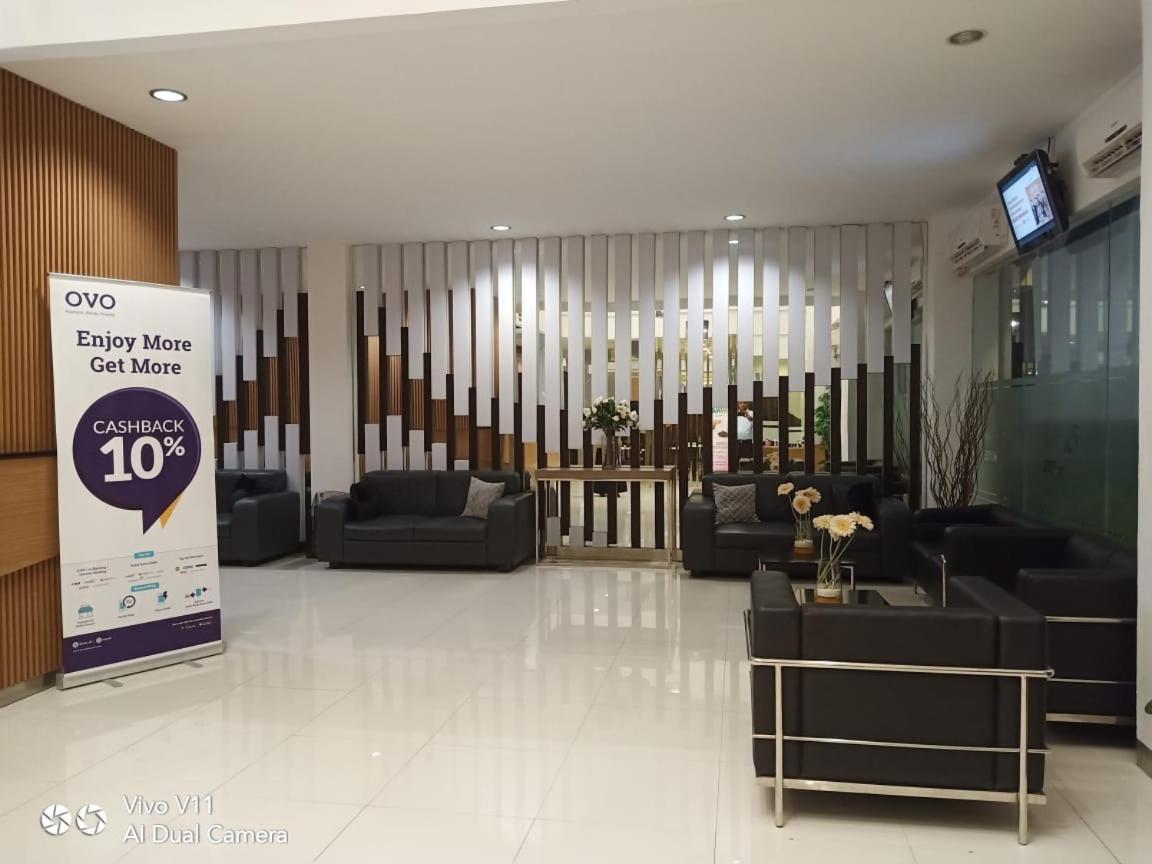 Ayla City Hotel Sorong Bagian luar foto