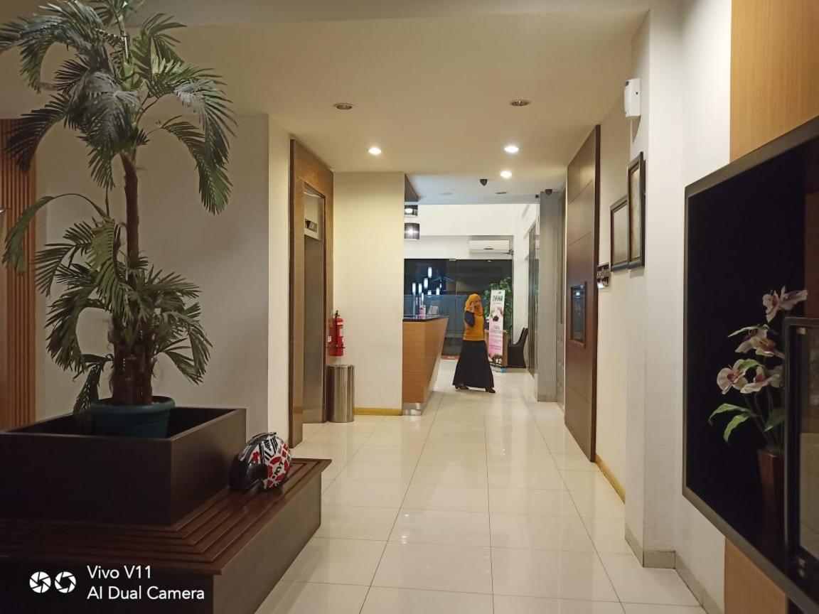 Ayla City Hotel Sorong Bagian luar foto