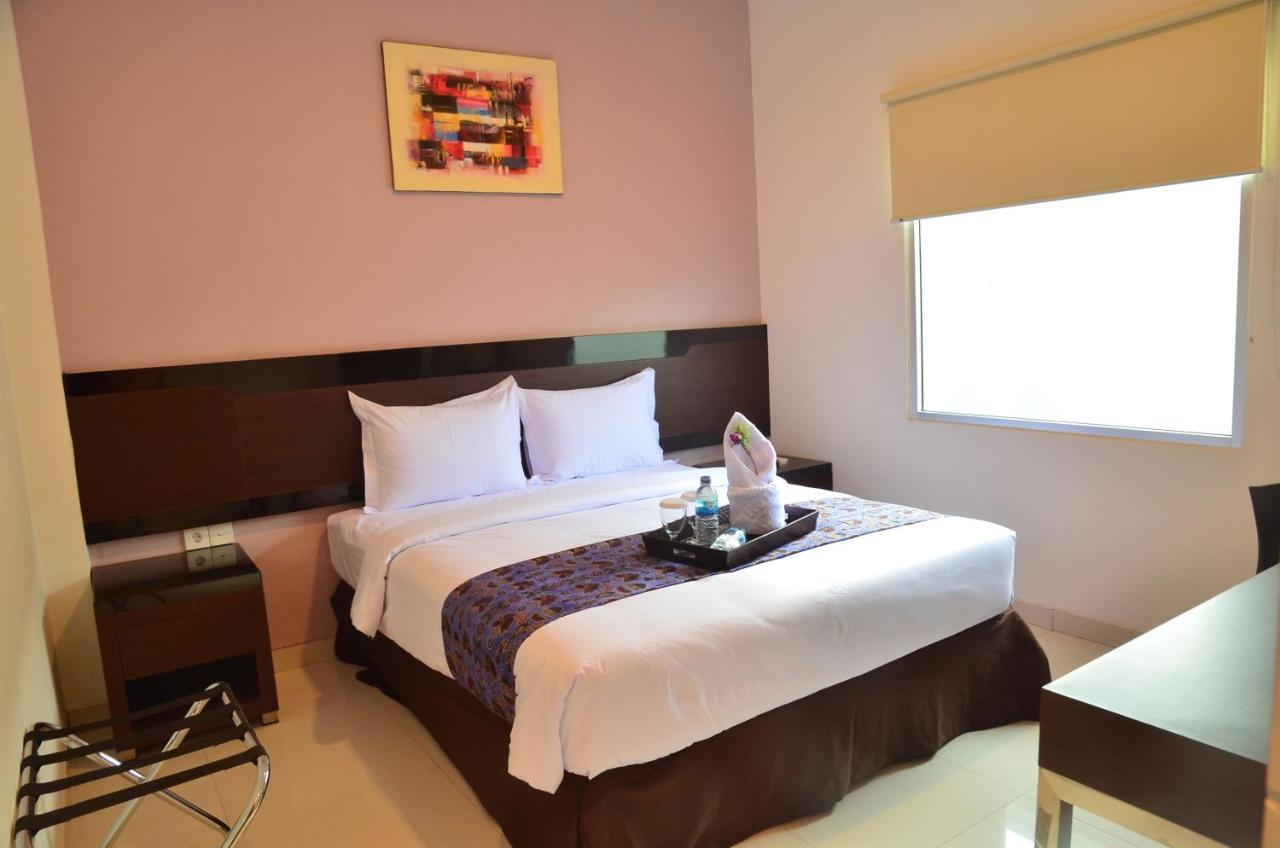 Ayla City Hotel Sorong Bagian luar foto