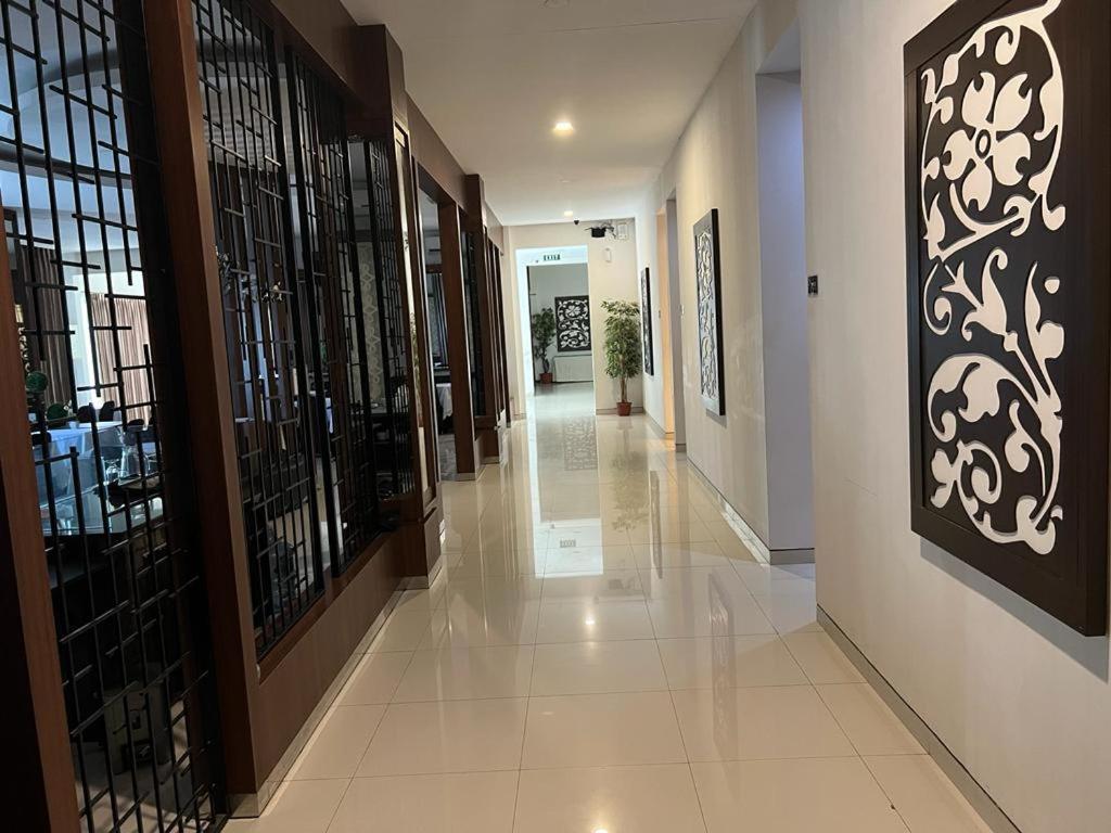 Ayla City Hotel Sorong Bagian luar foto