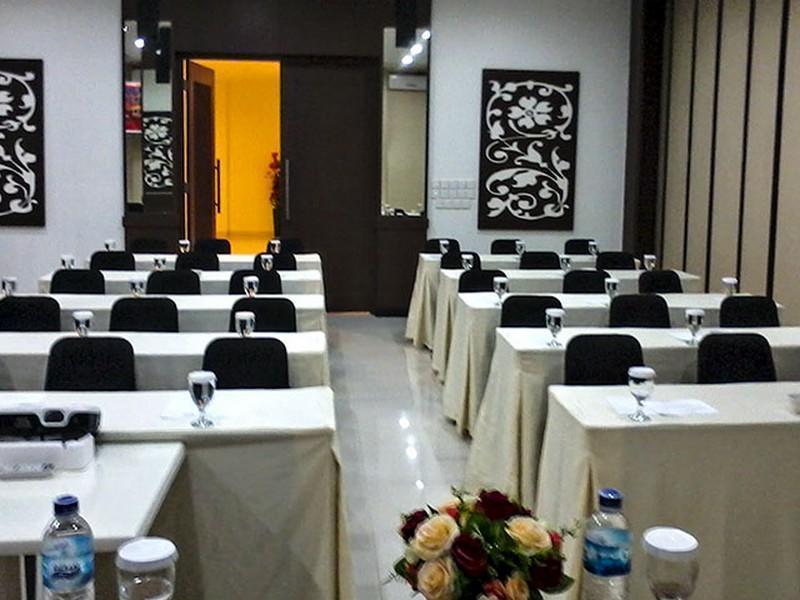 Ayla City Hotel Sorong Bagian luar foto